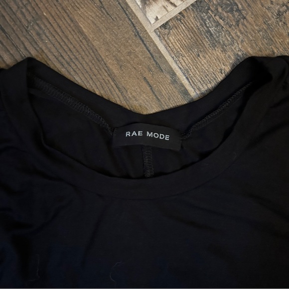 NWOT Black Long-Sleeved Maxi Tunic Shirt Size S - Picture 2 of 3